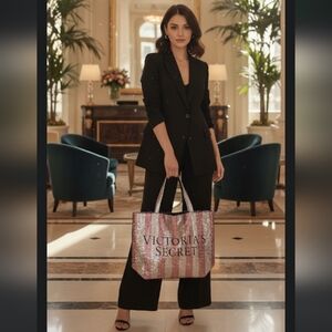 🌟NWT Victoria's Secret Sequin Bag